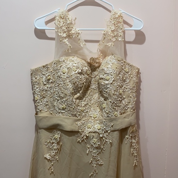 Formal Gown - Picture 2 of 3